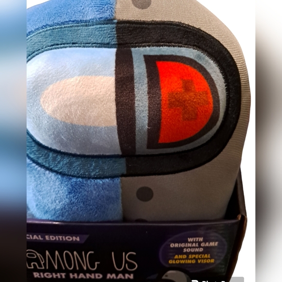 Among Us Right Hand Man - Picture 5 of 7